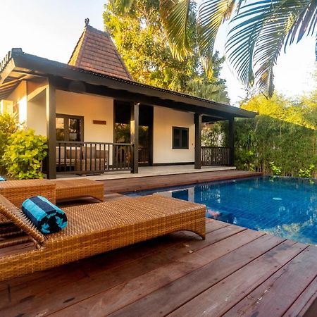 Surya Melasti Exclusive Beach Villa By Sajiwa ウンガサン エクステリア 写真